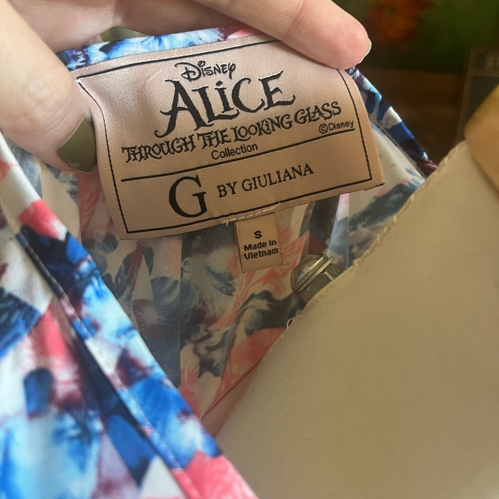 Disney Alice through the looking glass collection women’s floral blouse small - Picture 4 of 6